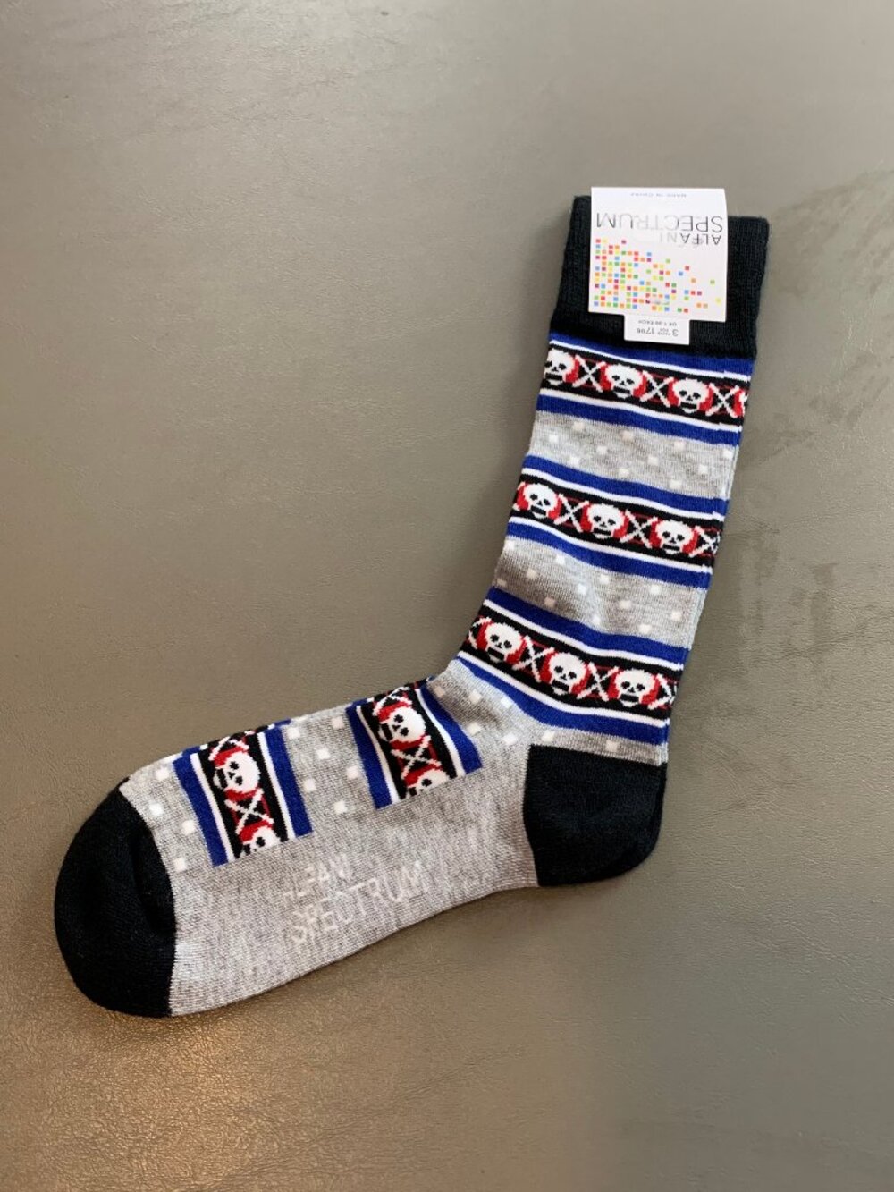 Alfani Spectrum Men's 1-Pair Novelty Socks, Striped Grey Black Skulls, One Size